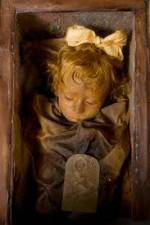 Watch National Geographic: The Girl in the Glass Casket Myflixer